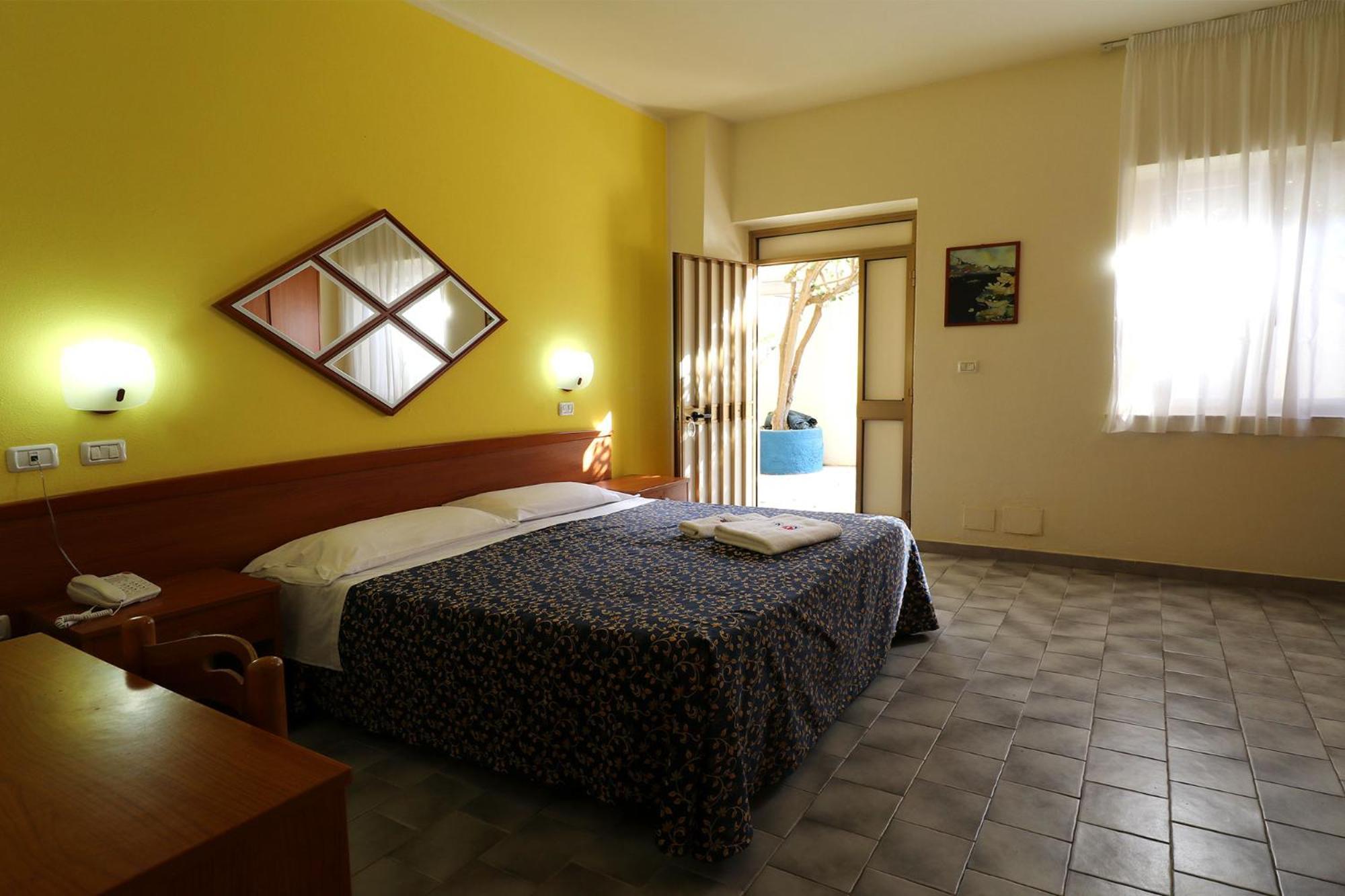 Nirvana Club Village Botricello Szoba fotó