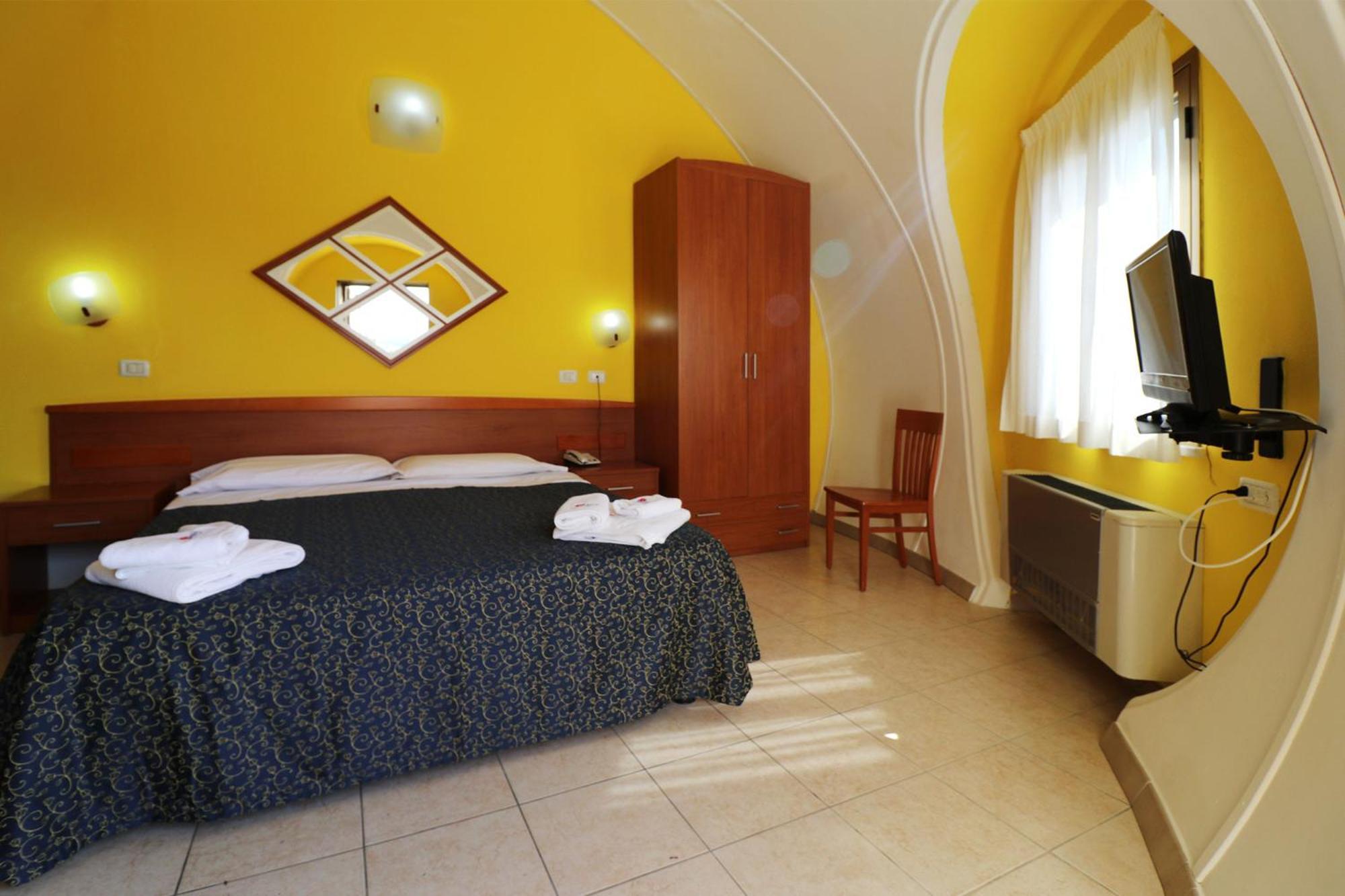 Nirvana Club Village Botricello Szoba fotó